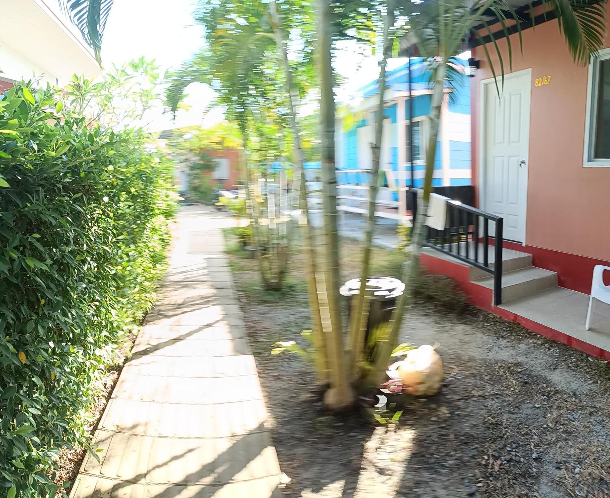 Chill Land House Hotel Bang Tao Beach  Exterior foto